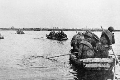 Советские войска форсируют Днепр ГКУ РС(Я) &quotНациональный архив Республики Саха (Якутия)&quot