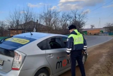 Приморские полицейские обнаружили 24 нарушения у таксистов за один рейд Пресс-служба УМВД России по Приморскому краю