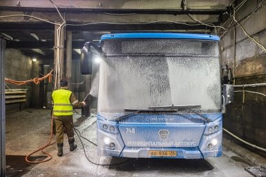 Владивостокские автобусы проходят полную &quotвесеннюю&quot уборку Владимир Нестеров, администрация Владивостока