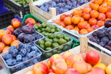 Банан, виноград или яблоко: что опаснее для здоровья