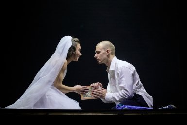 "Ромео и Джульетта. 90-е" в Театре молодежи. Фоторепортаж (16+)