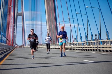 Владивосток вновь побежит по мостам: Galaxy Vladivostok Marathon стартует уже в субботу