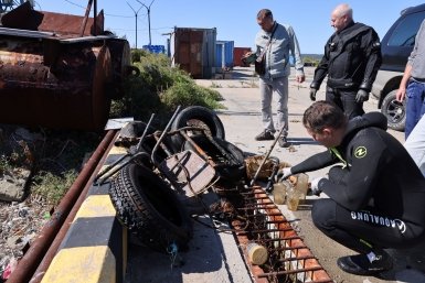 Водолазы очистили акваторию рядом с Приморским океанариумом Пресс-служба Приморского океанариума