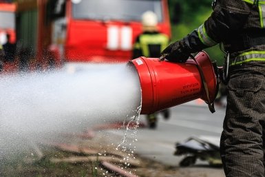 Пожар в квартире на Доваторцев в Ставрополе: спасли ребёнка и трёх взрослых Евгений  Кулешов, ИА PrimaMedia