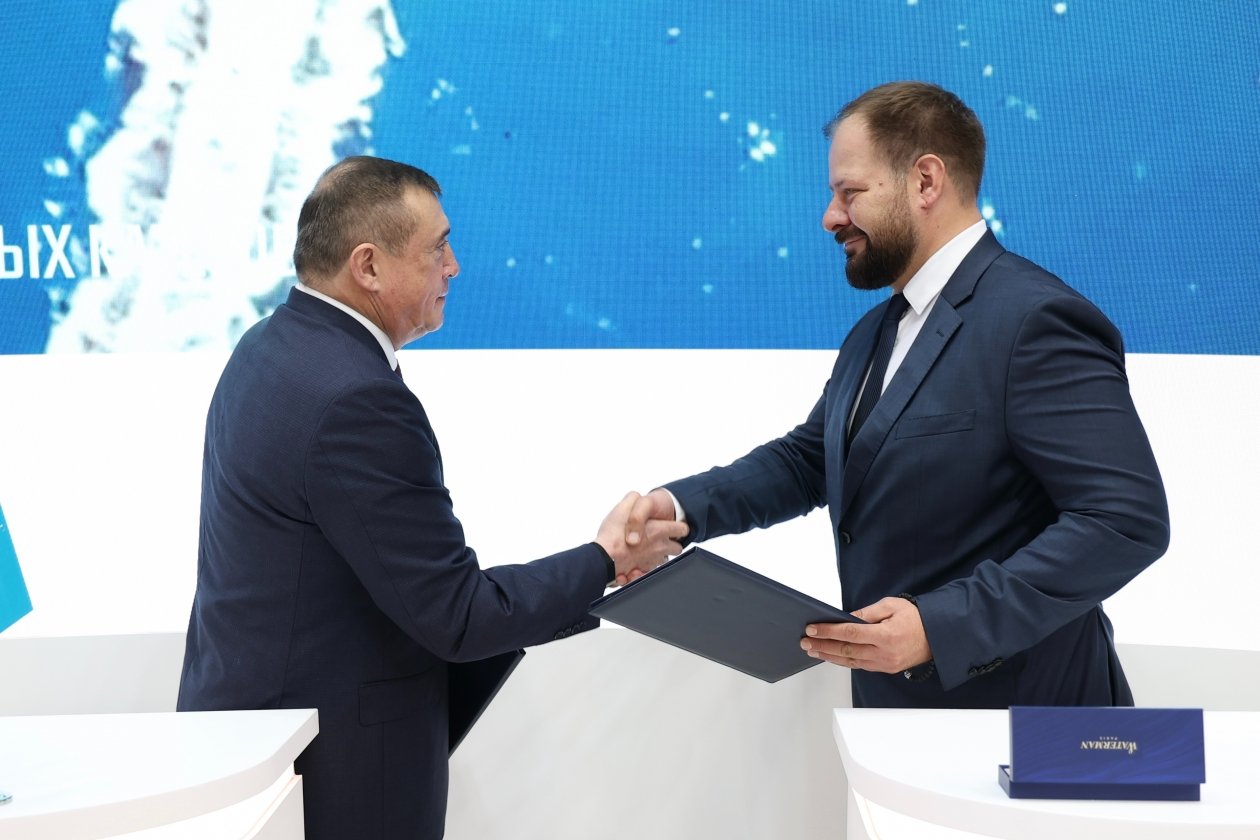 Валерий Лимаренко и Сергей Люстарнов пресс-служба правительства Сахалинской области